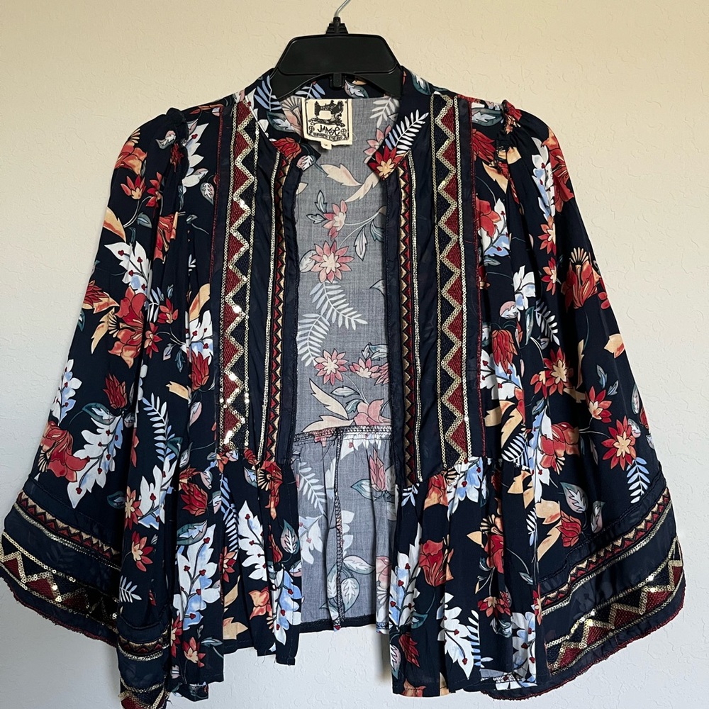 Jaase Floral kimono with Red, White and blue Accents